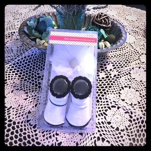 Black & White Bootie & Flower Headband Set